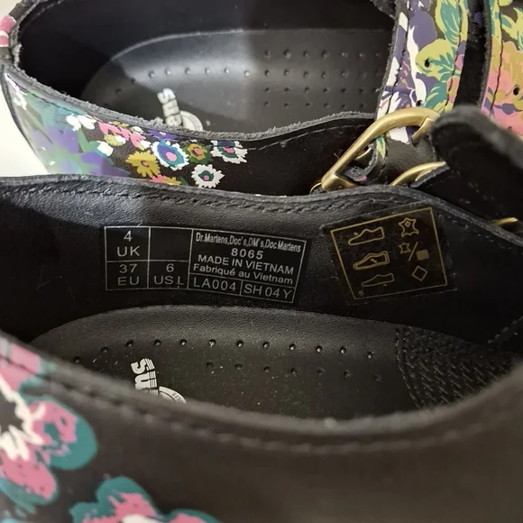 Dr. Martens Mary Jane Black Floral Buckle Shoes Size 6 NEW - Picture 4 of 6